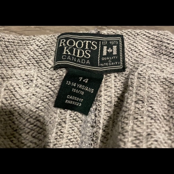 2 pairs of roots pants. 2 for 40$ - Picture 2 of 2
